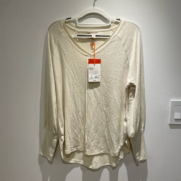 Knox Rose Tops - Knox Rose Cream Long Sleeve V-Neck Top